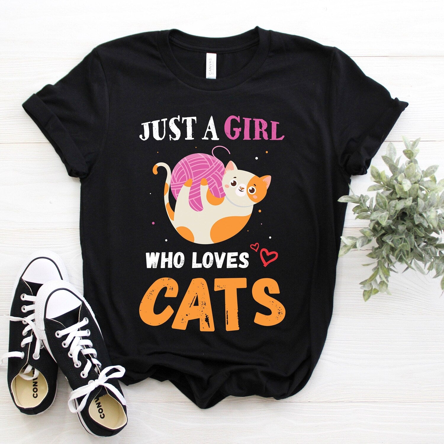 Girl Who Loves Cats Cute T-shirt | Sea Cat Lover Tee | Birthday Present Gift