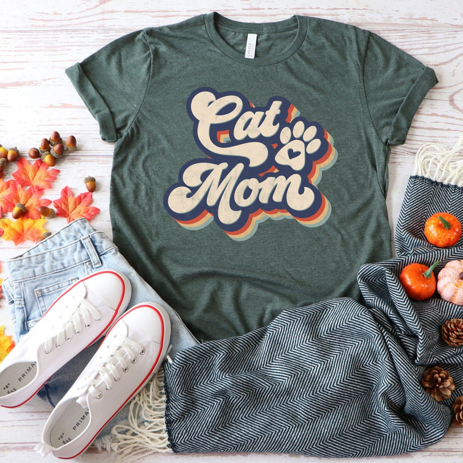 Retro Cat Mom T-Shirt | Cute Cat Lover Gift Tee | Vintage Cat Lady Apparel