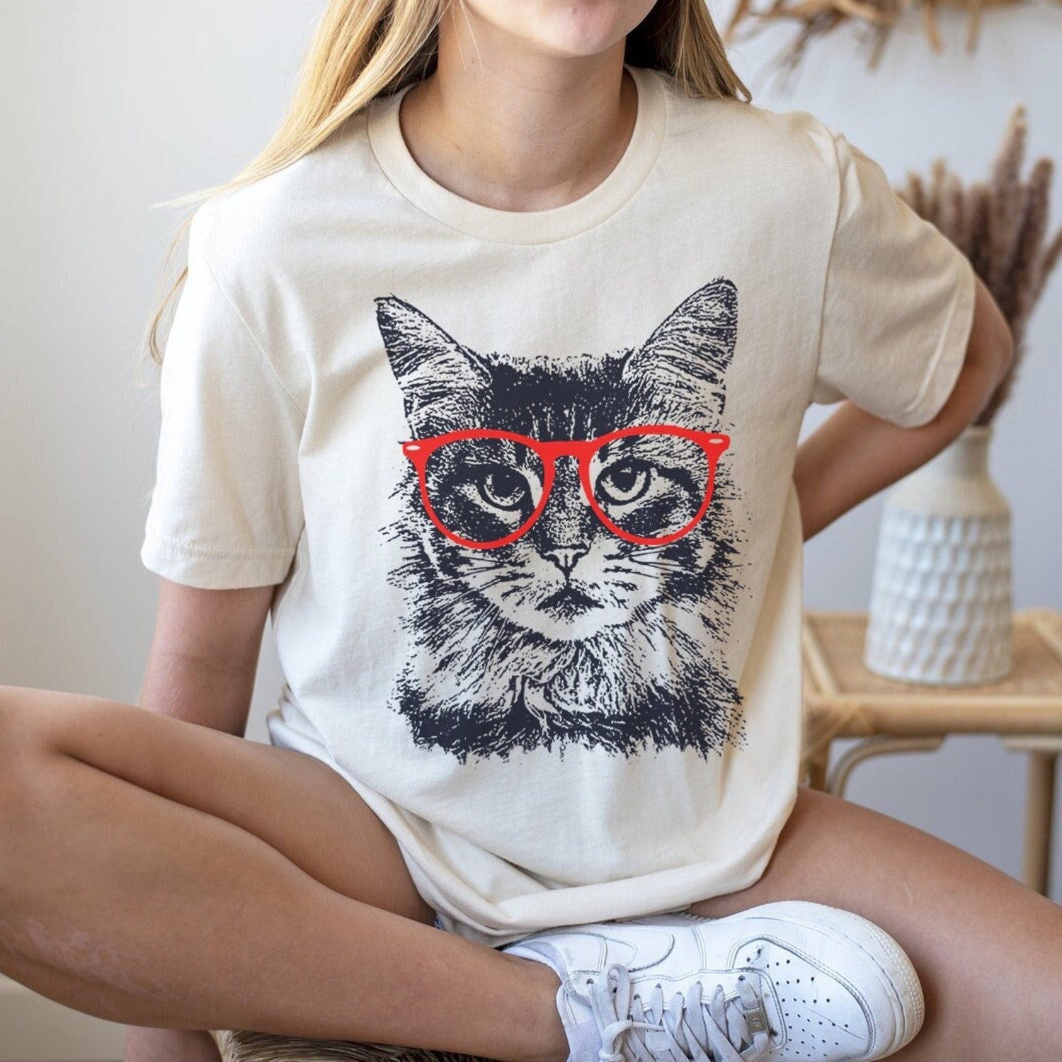 Cute Cat Shirt | Cat Lover T-shirt | Home Pet Shirts | Cute Animal Tshirts | Cat with Glasses | Funny Shirts | Cat Portrait Tee Gift Idea