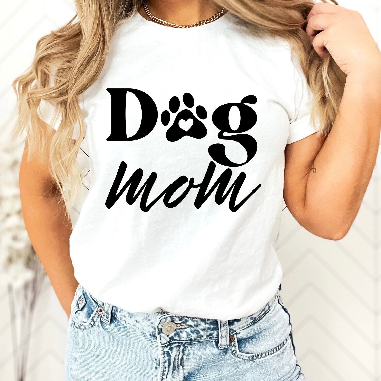 Dog Mom T-shirt- Dog Mom Gift, Dog Mama T-shirt, Dog Mom T-shirt for Women, Dog Mama, Dog Parent Tee,Dog Lover Gift, Mom gift, Puppies Gift