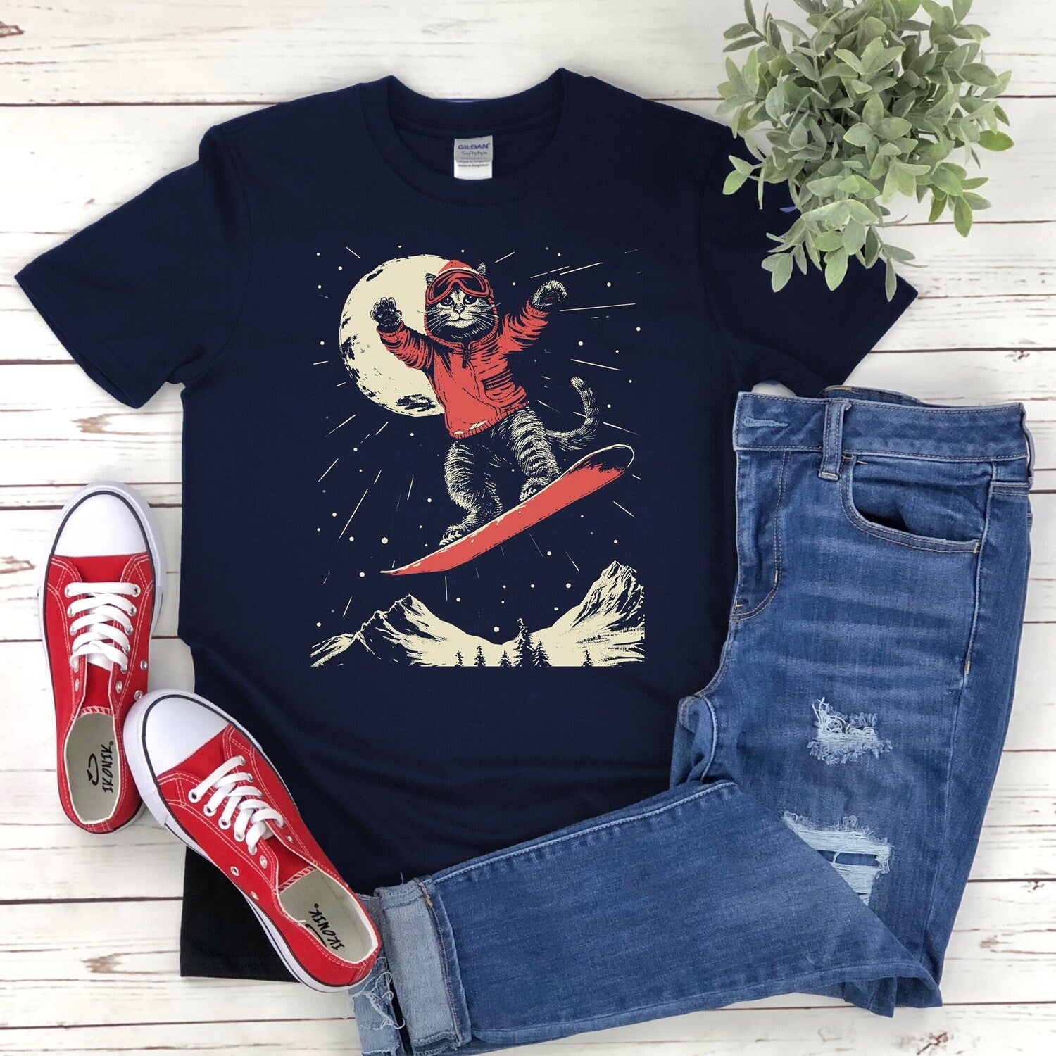 Cat Snowboard Shirt, Snowboard gift, Stencil Style Cat Snow Ski Tshirt, Funny Snowboarding T Shirt, Skiing Cat Fans, Outdoor Winter Sports