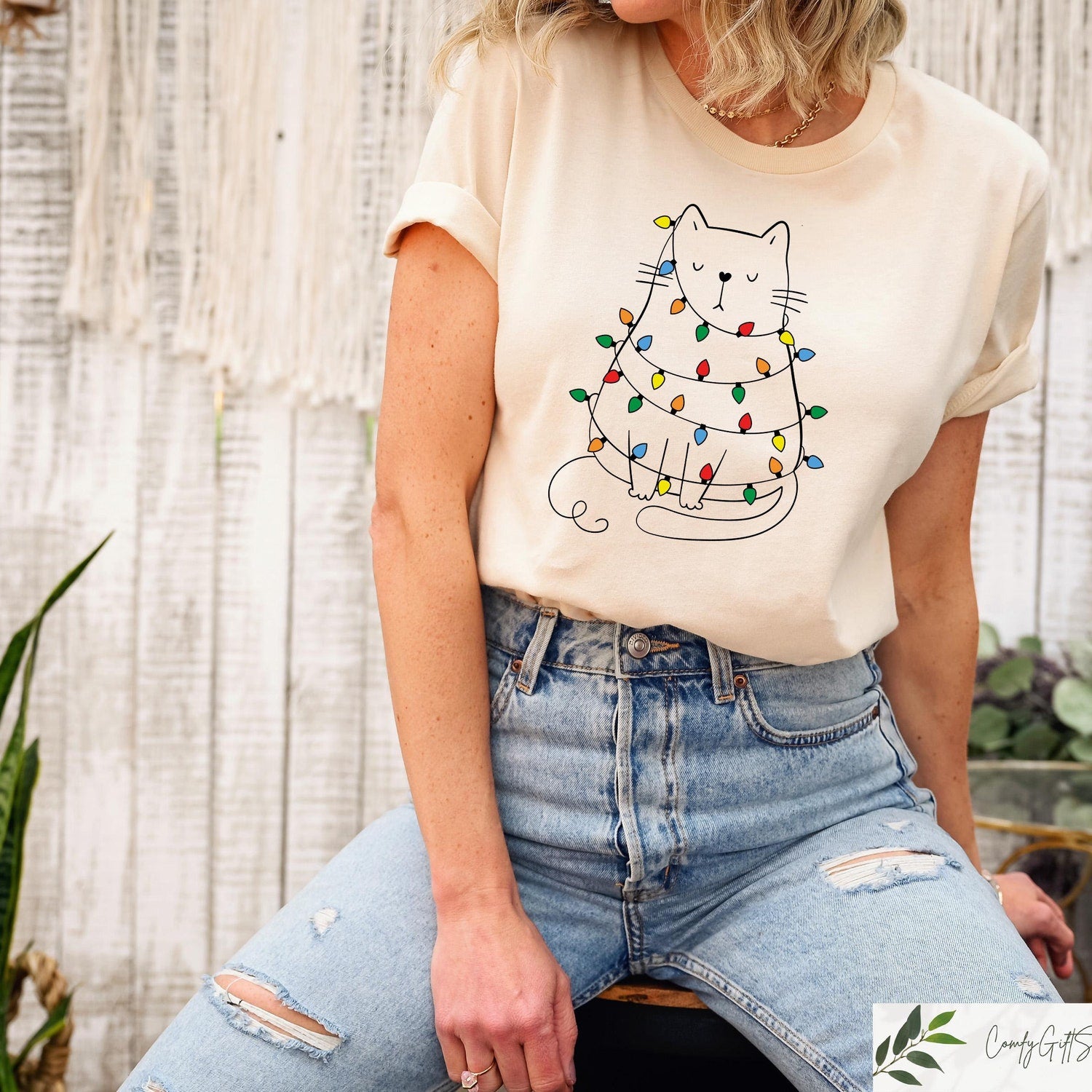 Cute Cat Christmas Lights Shirt, Christmas Cat Graphic Tee, Cat Mom Christmas Gifts, Funny Christmas T-Shirt, Cat Lover Christmas Sweatshirt