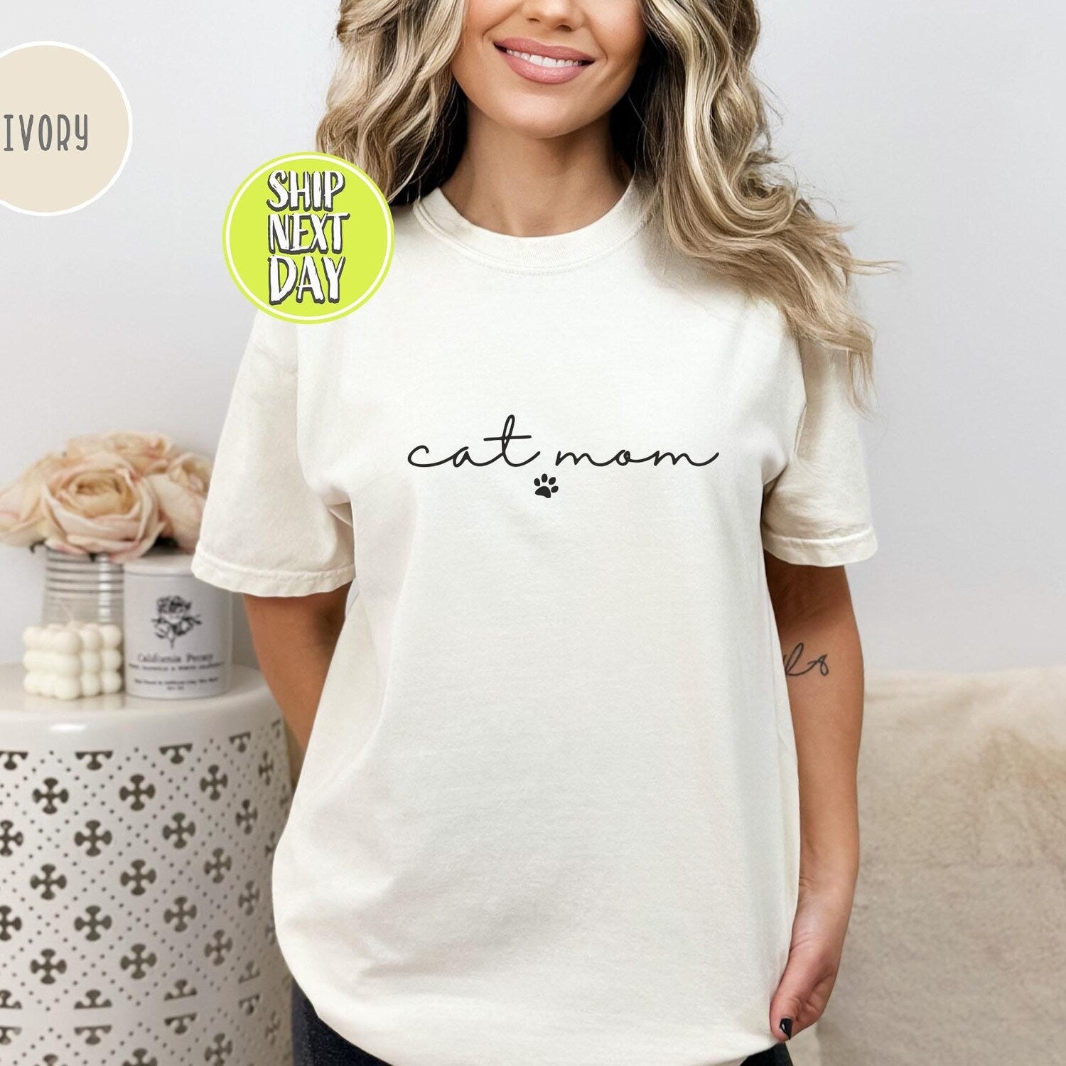 Cat Mom Paw Tshirt - Funny Cat Lover Gift for Her, Mother's Day Shirt