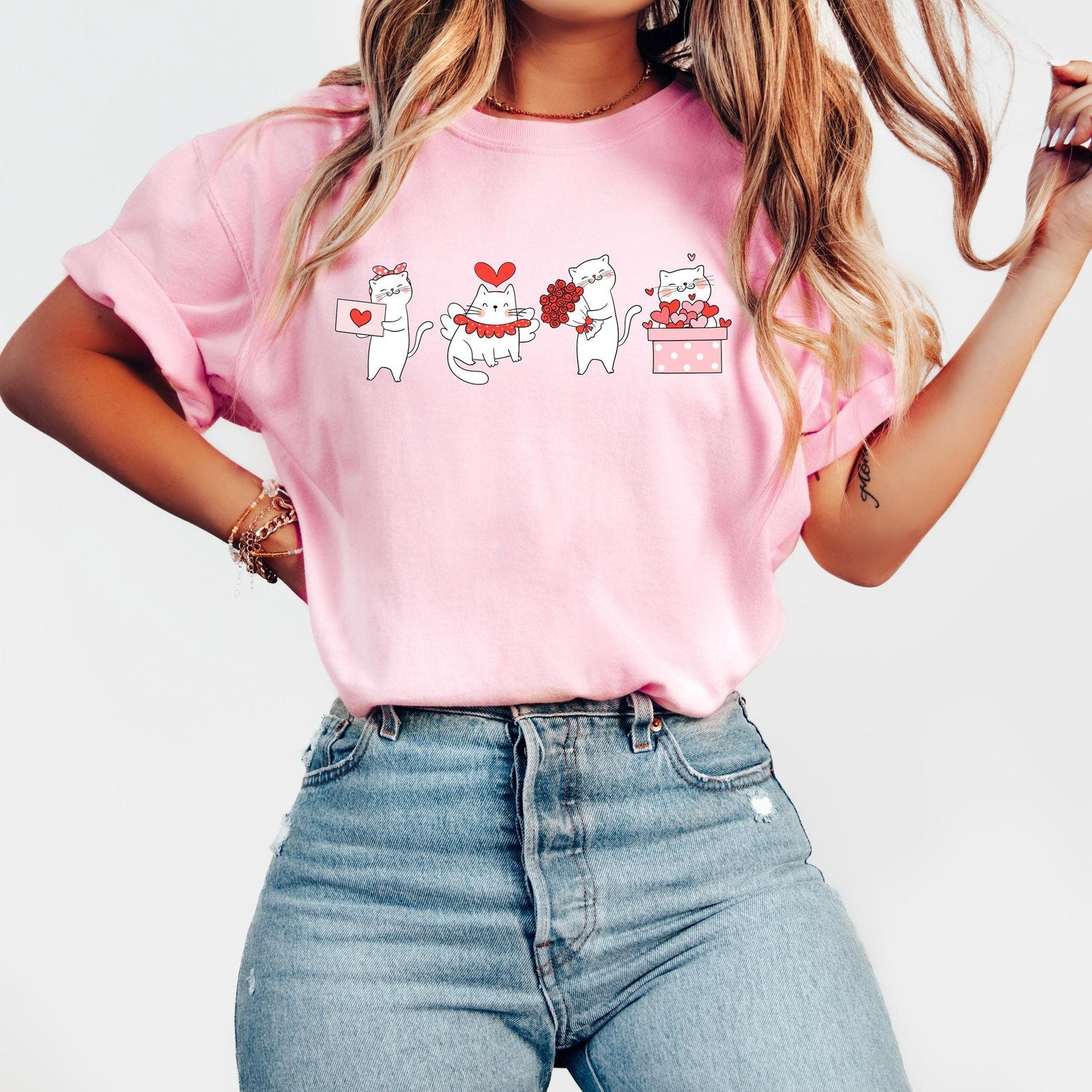 Retro Comfort Valentine Cat T-shirt, Valentine's Day Cat Shirt, Cat Mom Sweatshirt, Gift For Animal Lover, Cat Mom Outfit, Aesthetic Tee