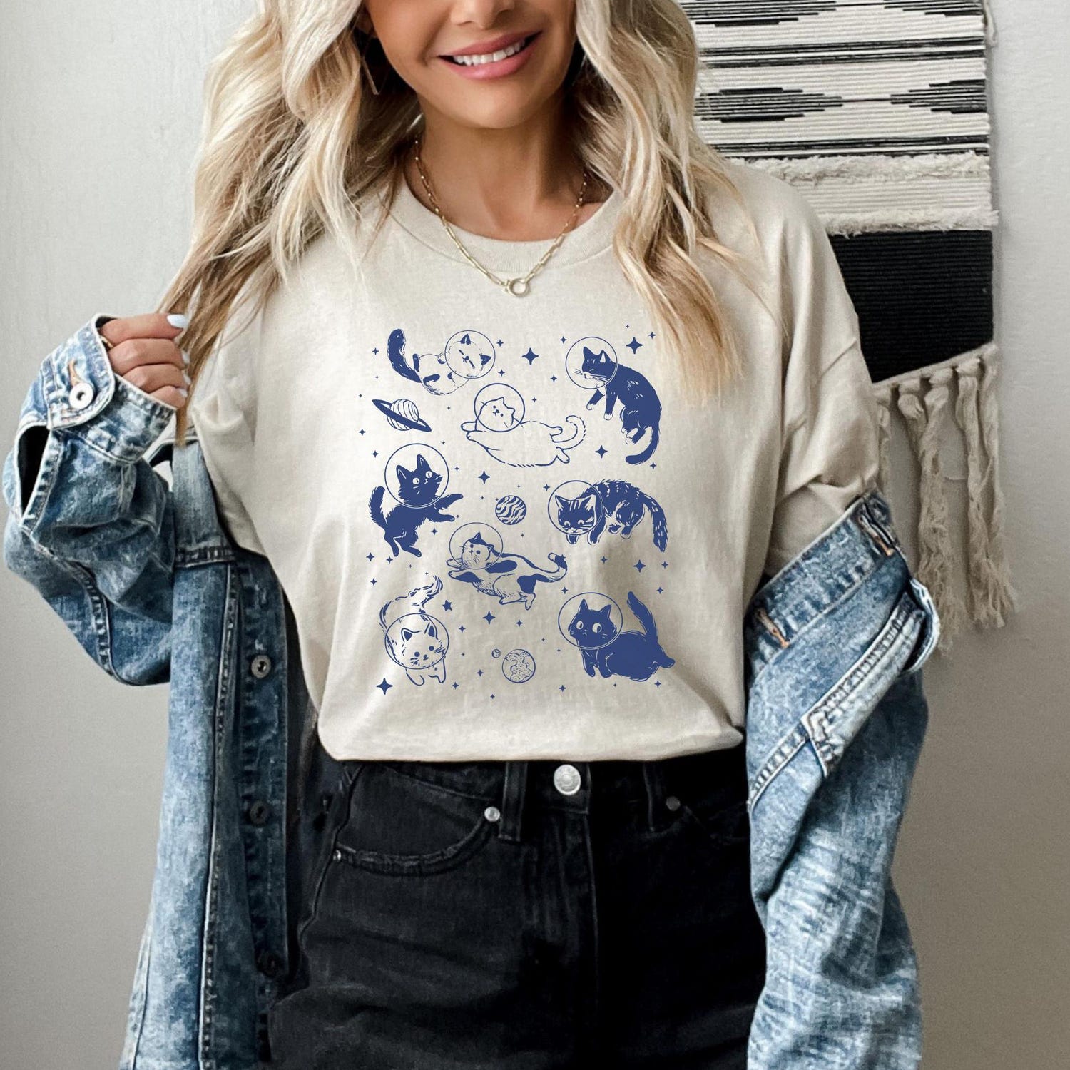 Cats In Space Shirt, Astronaut Cat Shirt, Funny Cat Shirt, Space Cats T-Shirt, Retro Vintage Cat Shirt, Cat Lover Gift, Funny Cat Mom Tee