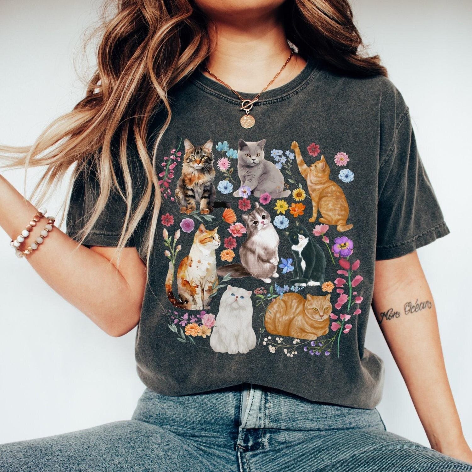 Coquette Cat T-Shirt, Comfort Colors, Wildflower Cat Tee, Bohemian Cats Tshirt, Funny Cat Tee, Gift for Cat Lovers, Cat Mama Gift, Cat Mom.
