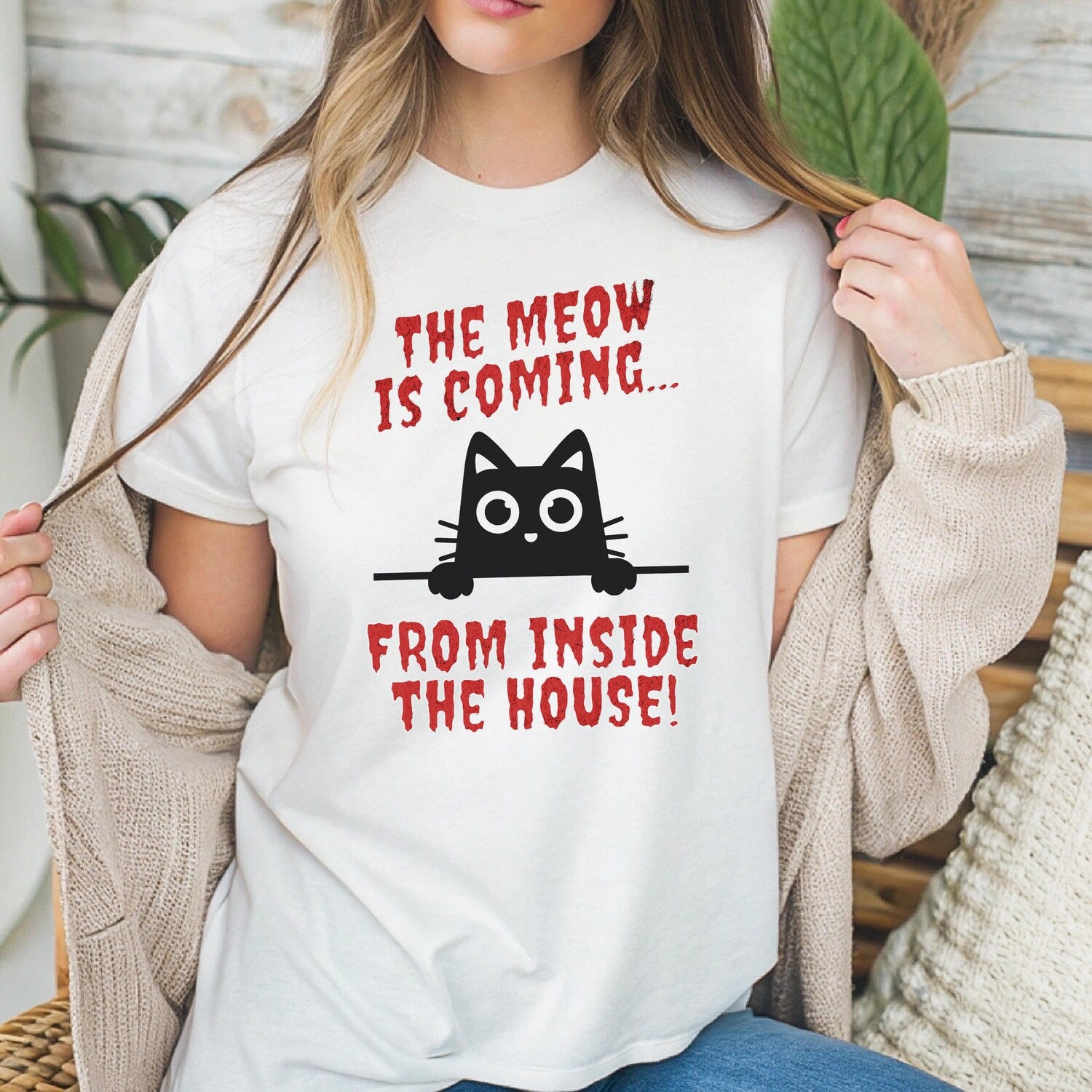 Funny Cat Lover T-Shirt - Spooky Horror Font Scared Cat Graphic Tee