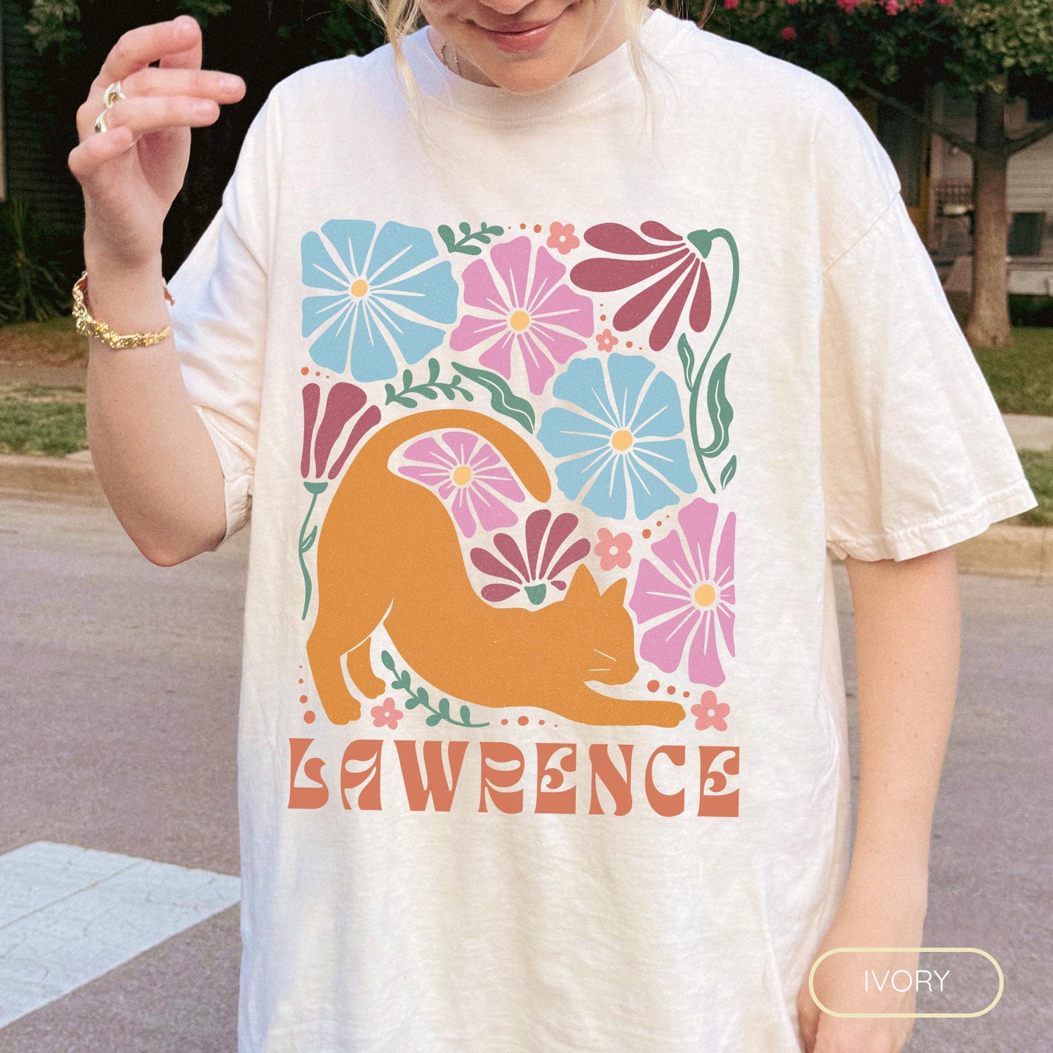 Custom Boho Orange Cat Shirt with Name, Personalized Gift for Cat Mom, Abstract Floral Kitty Lover TShirt, 60s Matisse Art Deco Tee-Shirt