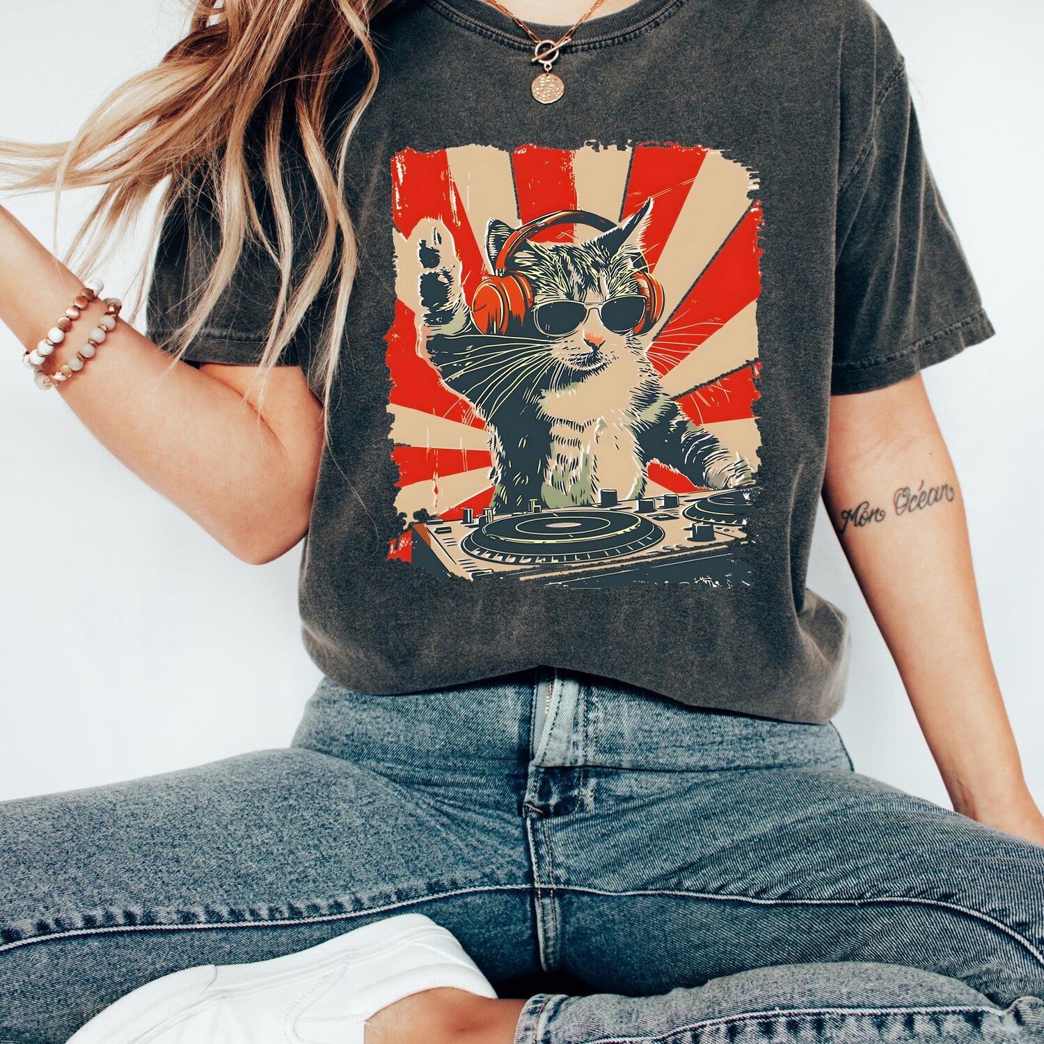 Cool DJ Cat T-shirt, Funny Cat With Headphones Shirt, Stylish Cat Lovers Gift, DJ Cat Kitty Sweatshirt, Trendy Cat Graphic Shirt