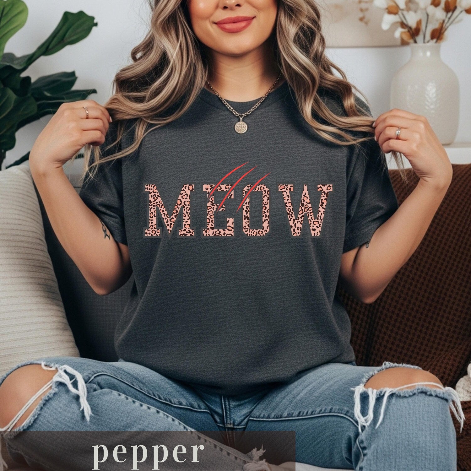 Comfort Colors Meow Cat Lover T-shirt - Cute Cat Mom Gift for Pet Owners