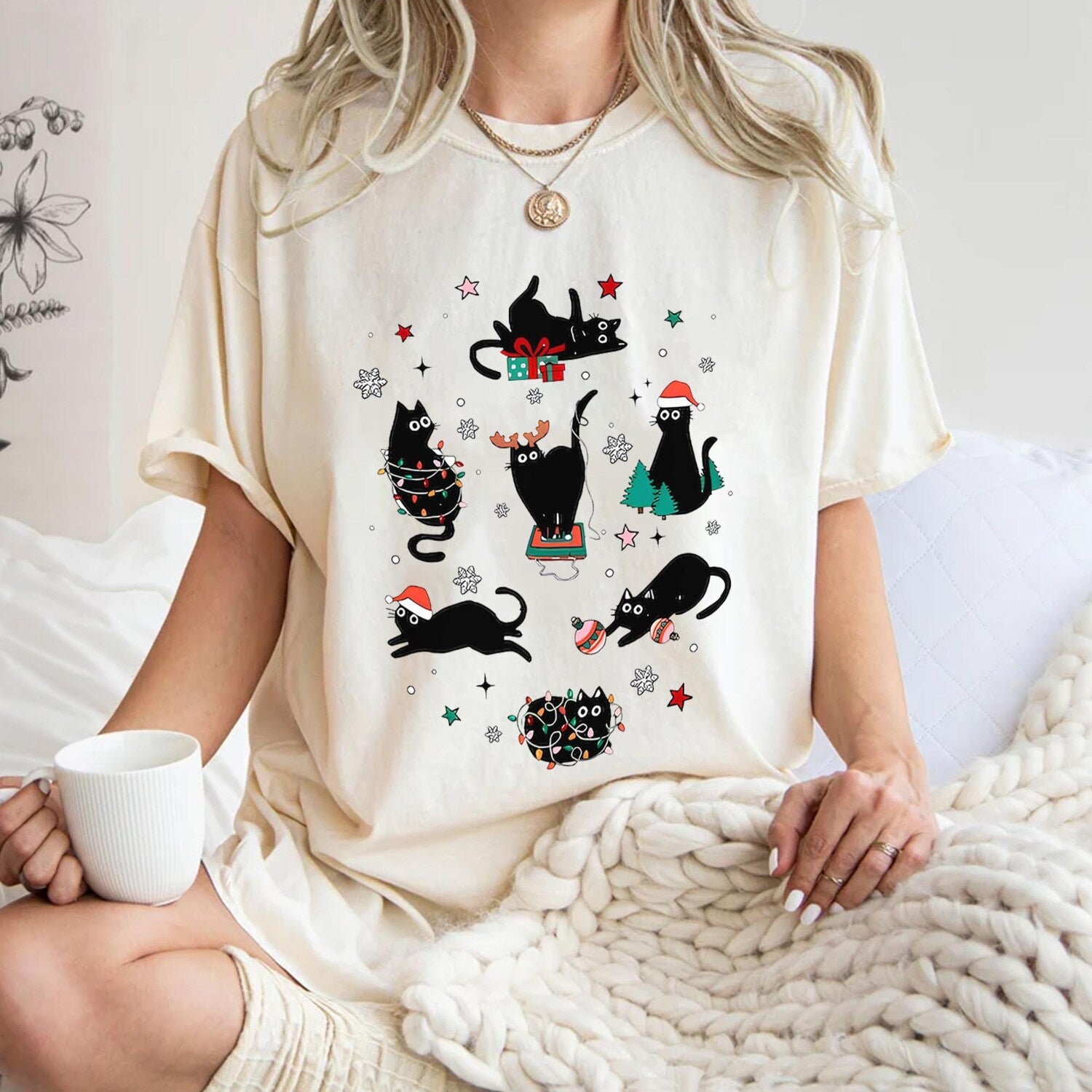 Black Cat Christmas T-Shirt - Cute Kitten Holiday Gift for Cat Lovers