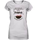 Alle Sitzen Im Garten Und Chillen Auer Papa Der Muss Grillen Women039S V Neck T Shirt