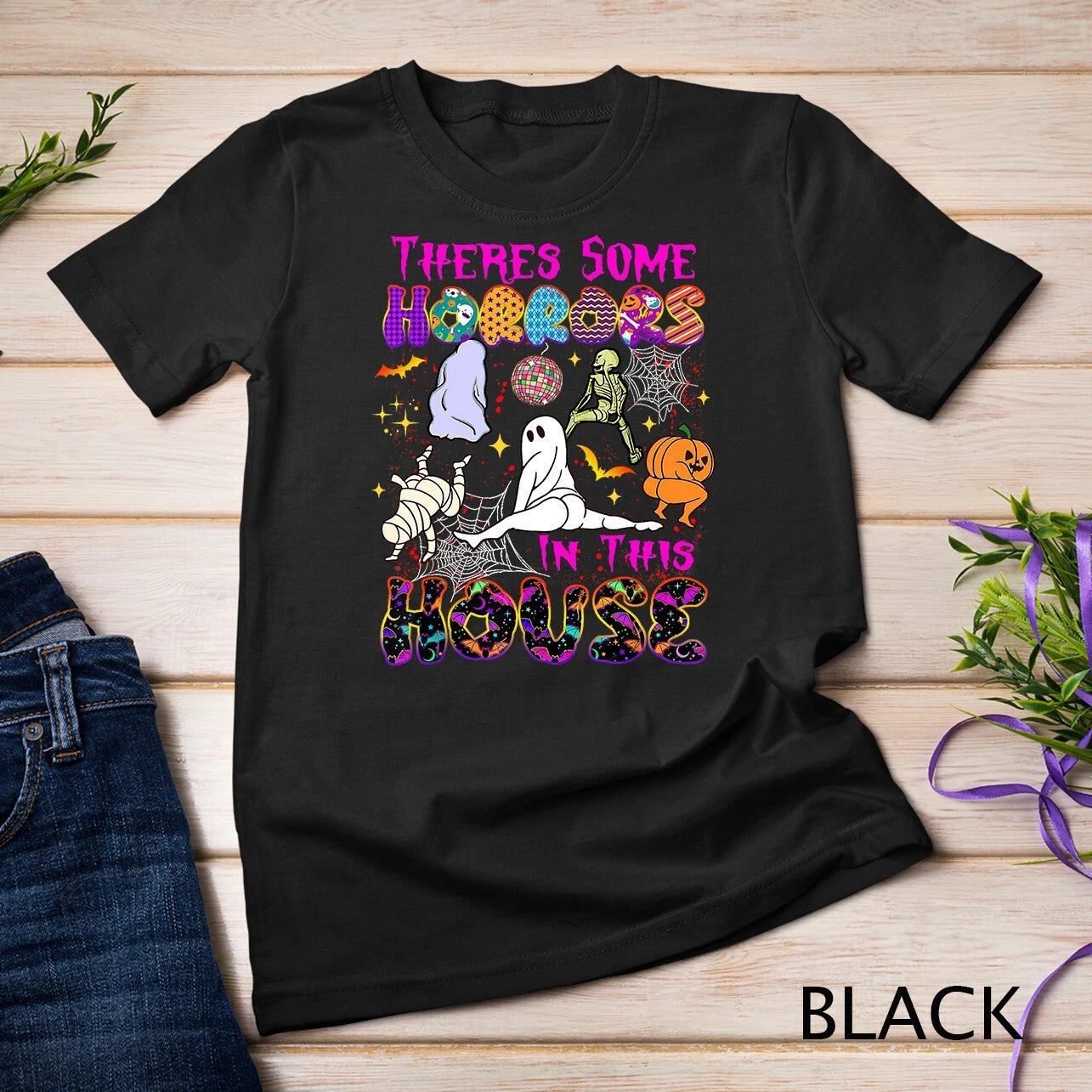 Funny There's Some Horrors In This House Ghost Pumpkin Halloween Unisex T-shirt