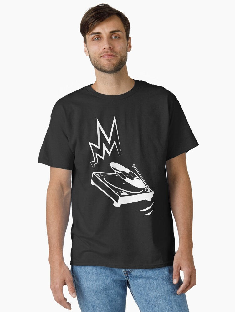 Hit The Deck Classic T-shirt | Trendy Graphic Tee | Casual Unisex T-shirt