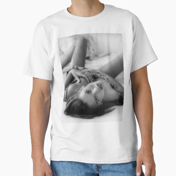 Hilary Swank Classic T-Shirt for Sale by guitarlos