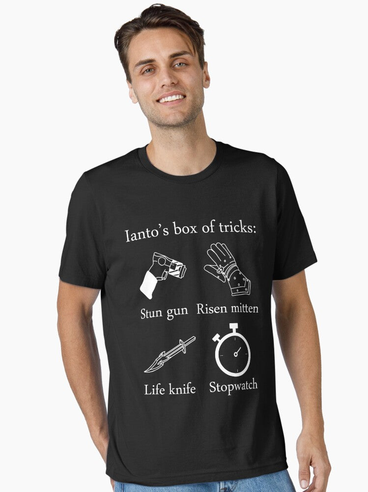 Ianto s box of tricks white Essential T Shirt T Shirt Best Seller Look Daily Comfort